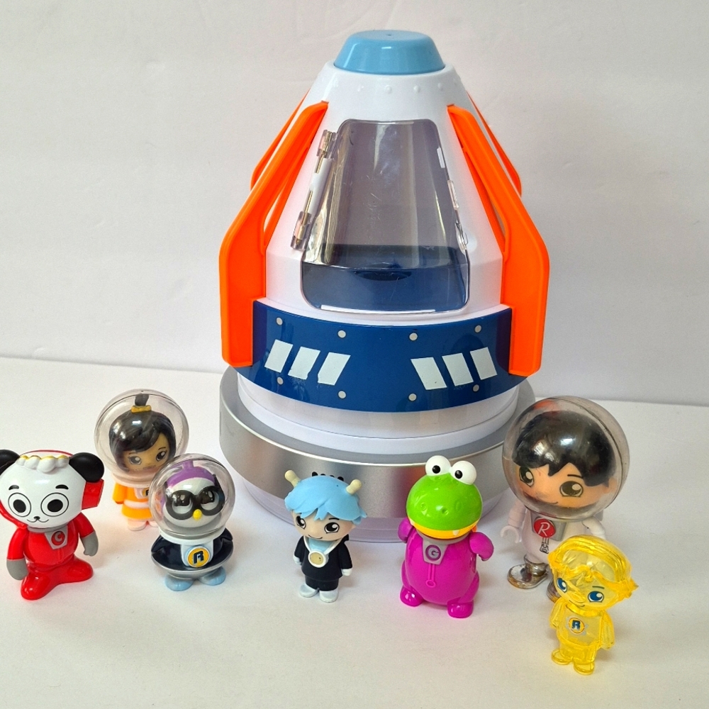 Ryan's World Galaxy Explorer Rocket Playset with Figures